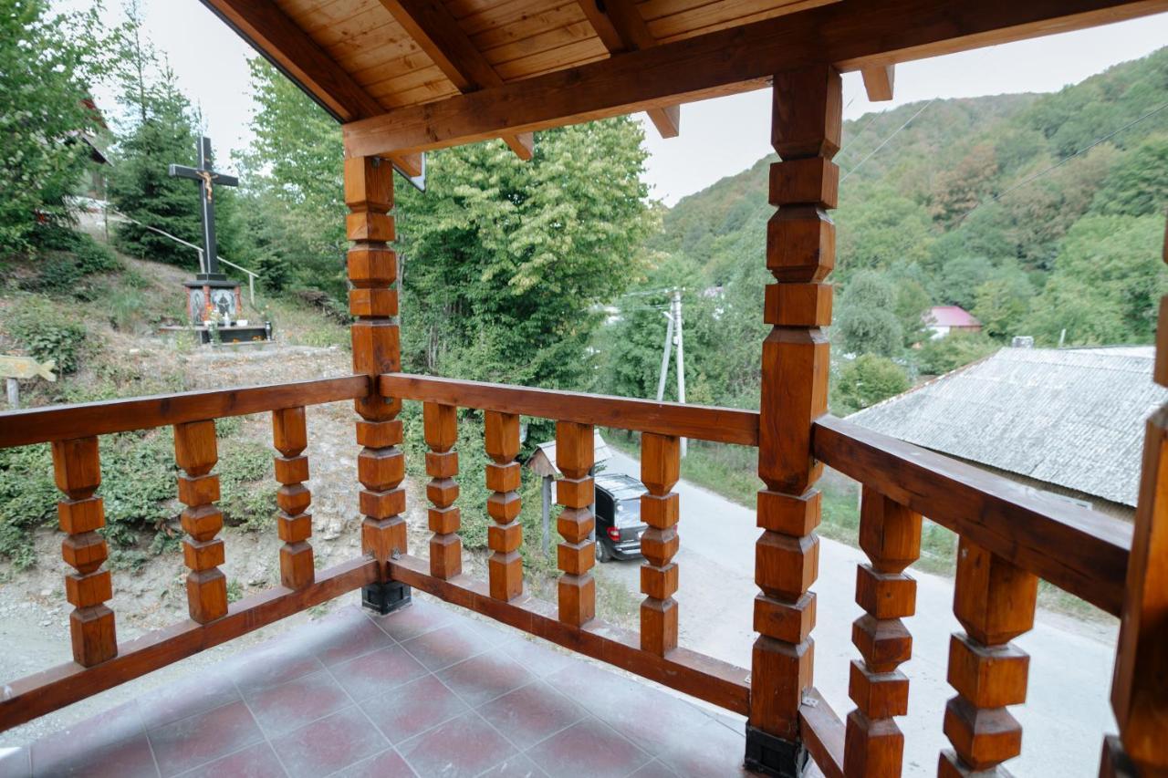 Садиба Над Потоком Lumshory Exterior photo