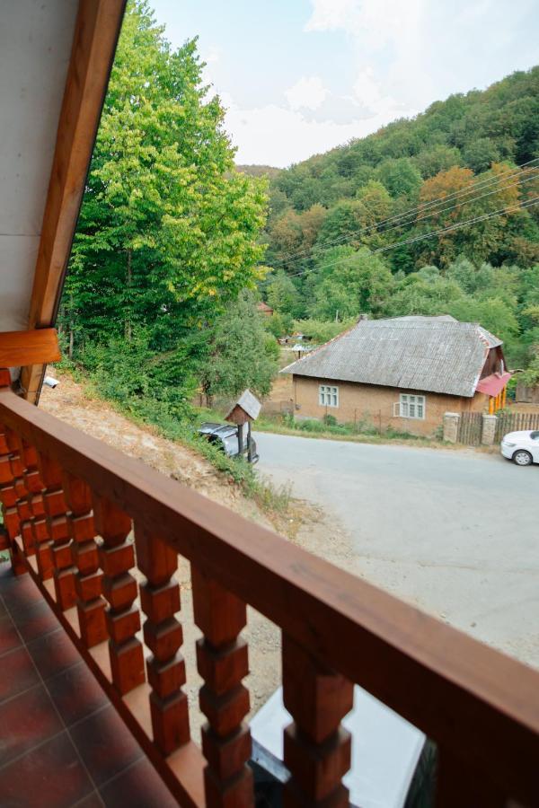 Садиба Над Потоком Lumshory Exterior photo