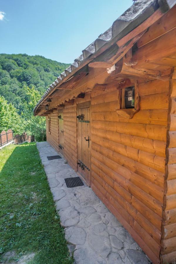 Садиба Над Потоком Lumshory Exterior photo