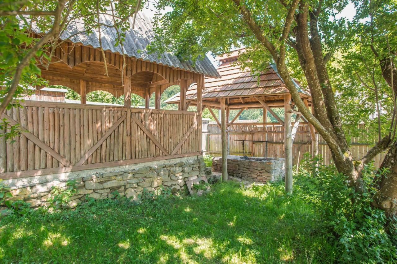 Садиба Над Потоком Lumshory Exterior photo