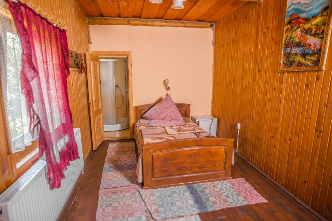 Садиба Над Потоком Lumshory Exterior photo